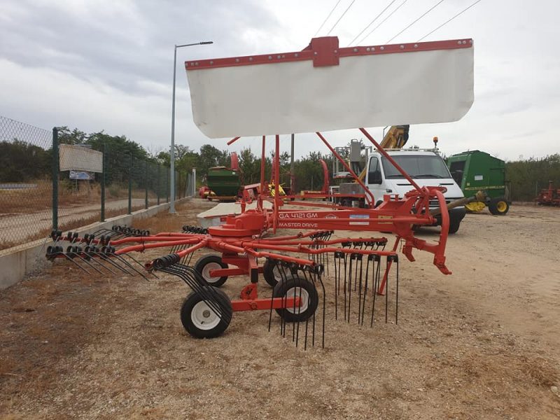 Професионален сеносъбирач KUHN GA 4121 GM MasterDrive