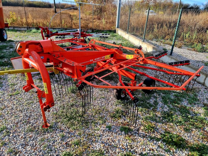 Професионален сеносъбирач KUHN GA 4321 GM